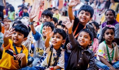 Oakridge Students Go Blue to Celebrate World Children's Day 2022